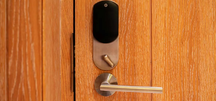 Automatic Locking Door Knob Castaic